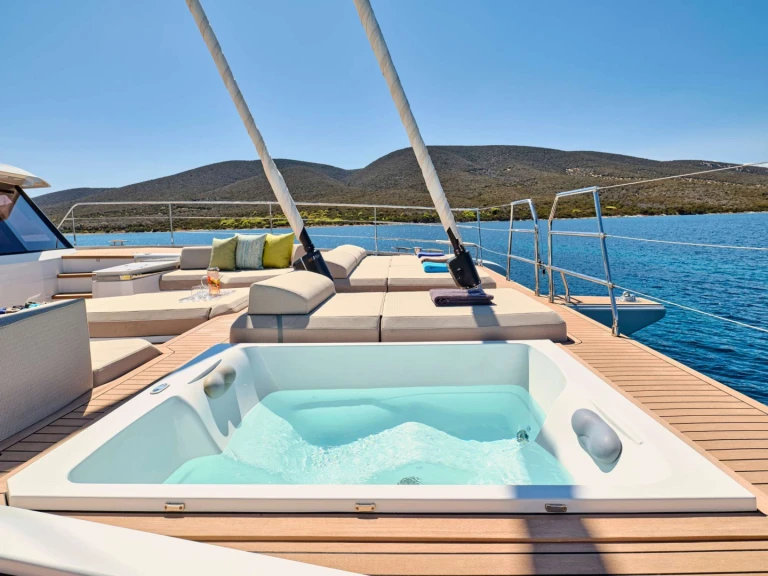 Yacht charter Piraeus cheap Fountaine Pajot Thira 80
