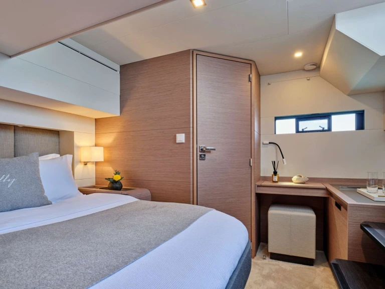 Boat rental Fountaine Pajot Fountaine Pajot Power Alegria 67 (4 cab) in Palaio Faliro on Samboat