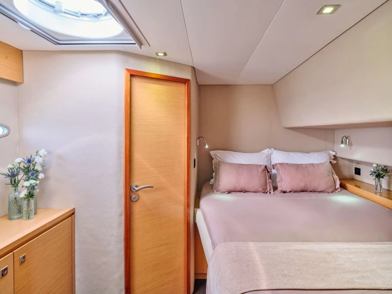 Catamaran rental in Néa Péramos - Fountaine Pajot Fountaine Pajot Sanya 57 (5 cab)