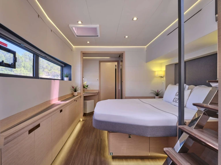 Bareboat Rental Catamaran Fountaine Pajot with a boat licence