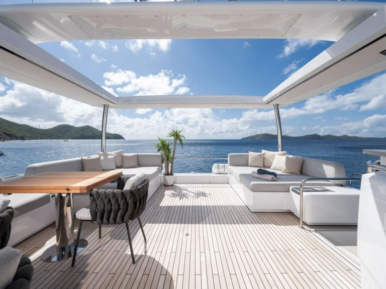 Luxury Yacht for rent Olbia at the best price
