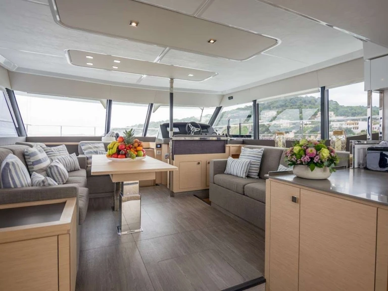 Fountaine Pajot Fountaine Pajot MY 44 in Néa Péramos on SamBoat