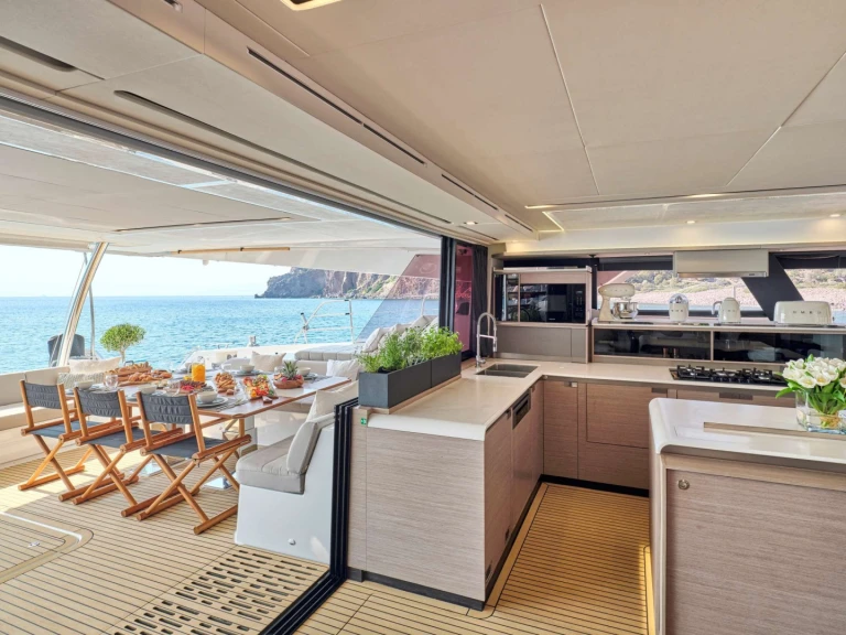 Boat rental Fountaine Pajot Fountaine Pajot Alegria 67 (4 cab) in Néa Péramos on Samboat