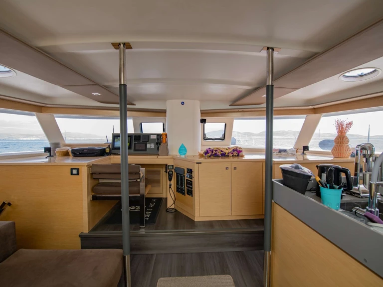 Catamaran rental in Alimos - Fountaine Pajot Fountaine Pajot Sanya 57 (4 cab)
