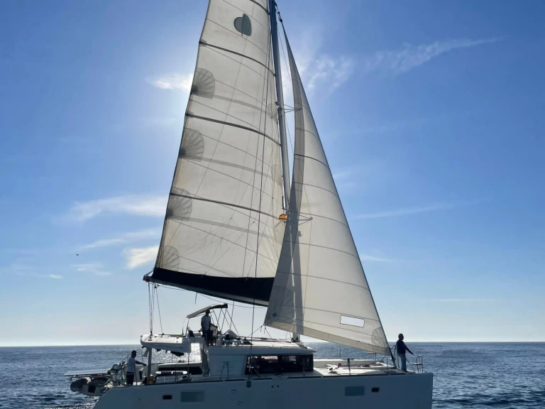 Rent a Lagoon Lagoon 450 F Propriano
