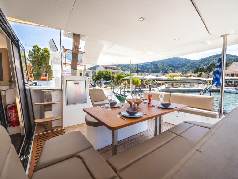 Catamaran rental in Fiskárdo - Fountaine Pajot FP 41