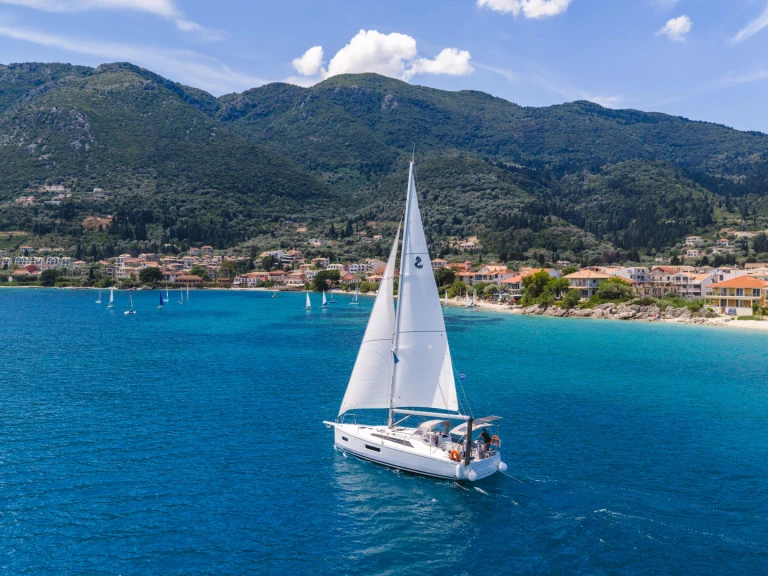 Bareboat Rental Sailboat Bénéteau with a boat licence