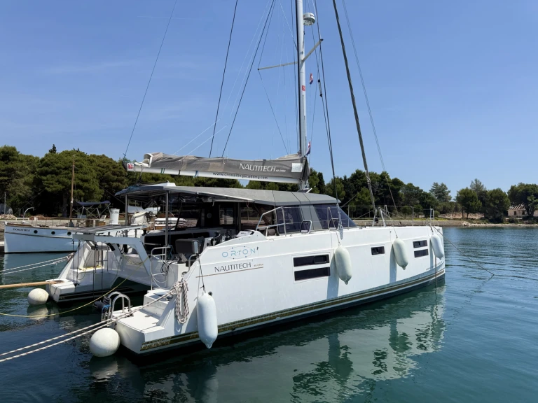Nautitech Nautitech 40 Open  in Pula on SamBoat