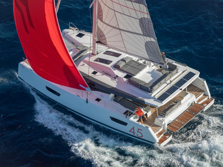 Catamaran for rent Corazón de Jesús Island at the best price