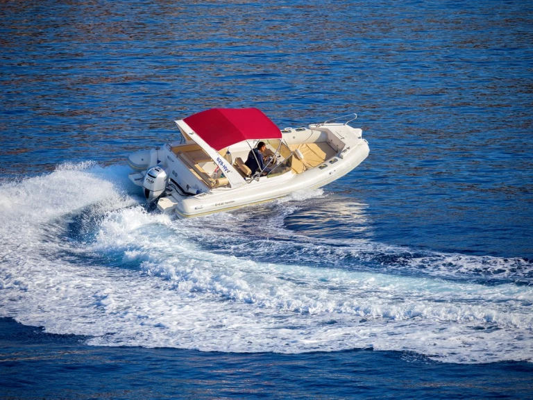 Boat rental Inmark-Marine Aquamax BF-23F in Hvar on Samboat
