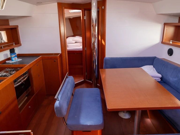 Rent a Bénéteau Oceanis 45 Biograd na Moru