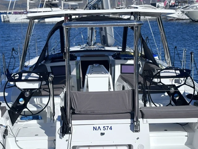 Yacht charter Lávrio cheap Dufour 44