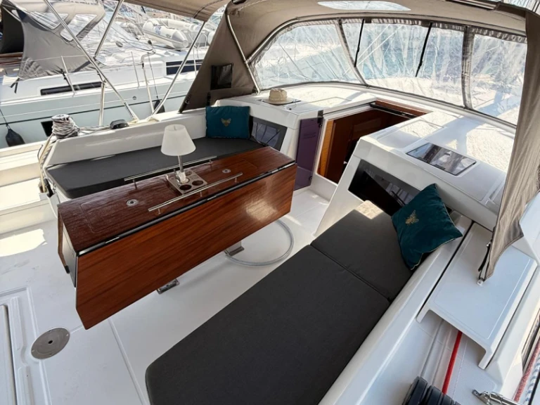 Bareboat Rental Sailboat Dufour with a boat licence