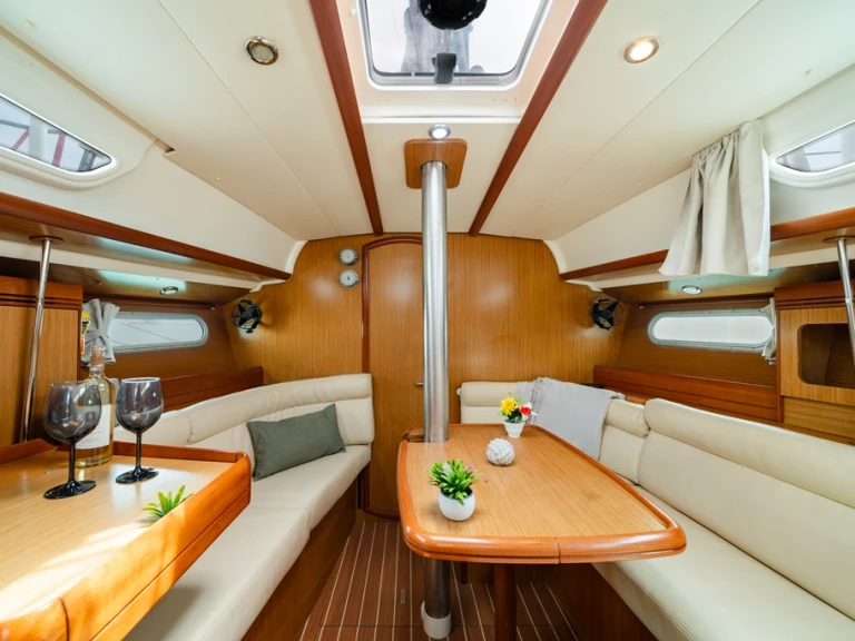 Rent a Jeanneau Sun Odyssey 36i Néa Péramos