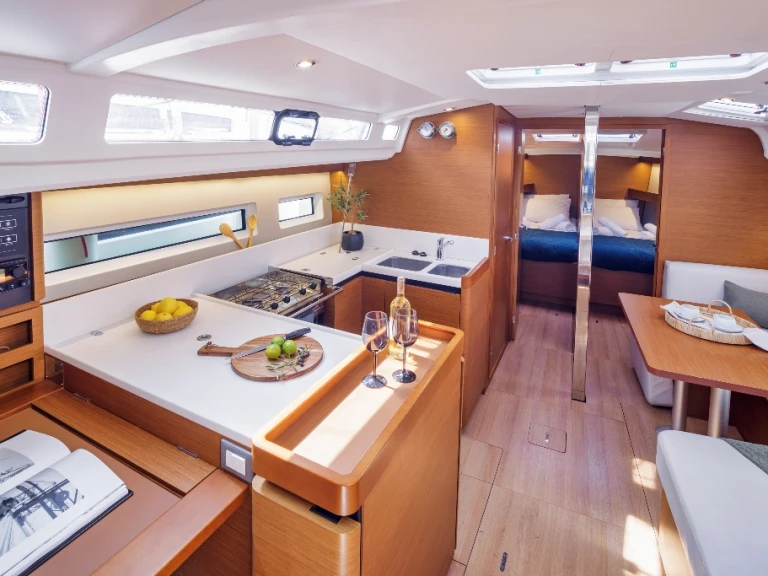 Yacht charter Néa Péramos cheap Sun Odyssey 440