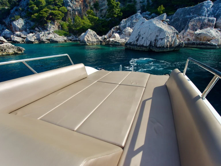 Rent a Aqua-Sport Enzo 35 Hvar