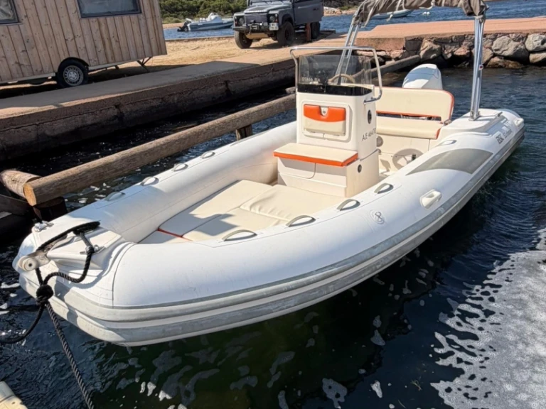 Bareboat Rental RIB Bsc with a boat licence