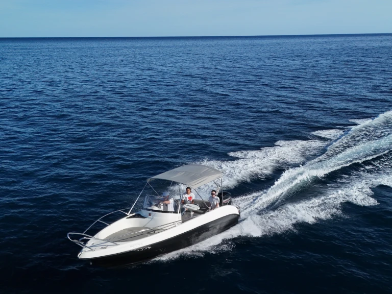 Bareboat Rental Motorboat Tramontana with a boat licence