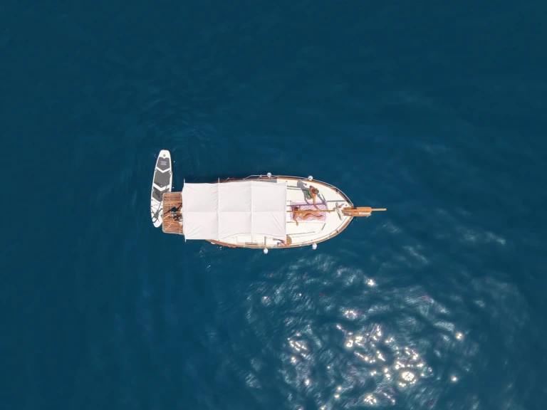 Bareboat Rental Motorboat Menorquin-Yachts with a boat licence