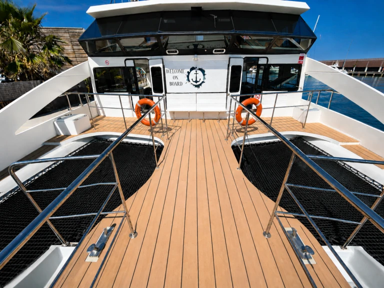 Yacht charter Port Olímpic of Barcelona cheap Cala San Vicente