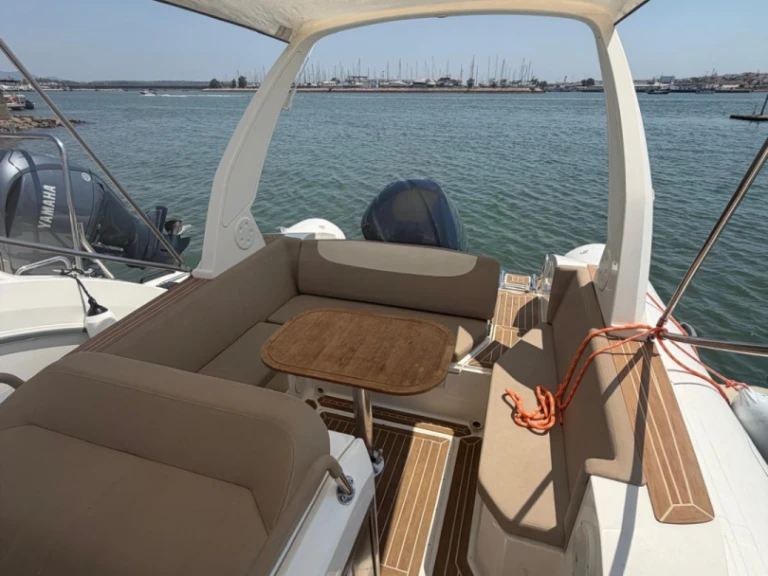 Capelli Tempest 850 in Portimão on SamBoat
