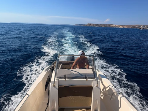 Bareboat Rental Motorboat Nireus with a boat licence