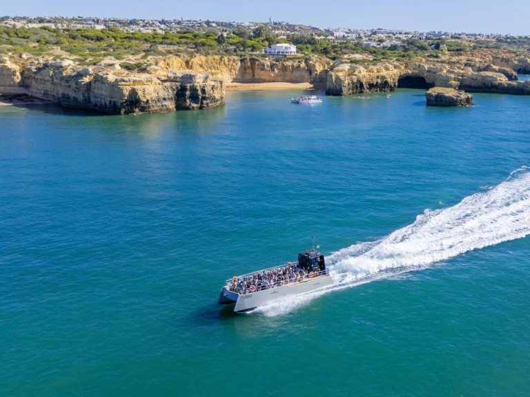 Boat rental drassanes Custom in Albufeira on Samboat