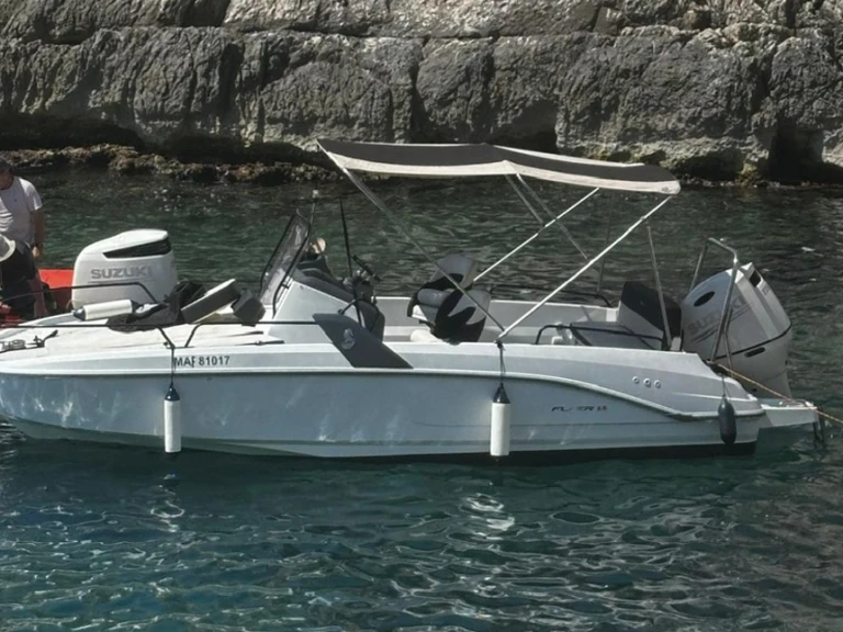 Boat rental Bénéteau Flyer 6.6 SUNdeck in France on Samboat