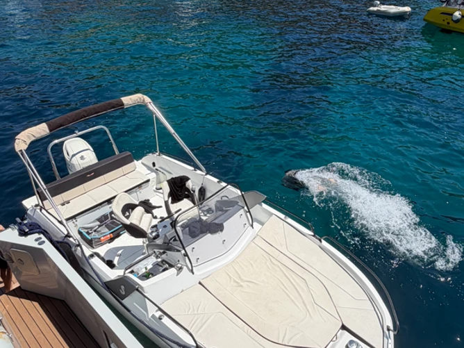 Motorboat rental with or without captain Bénéteau France