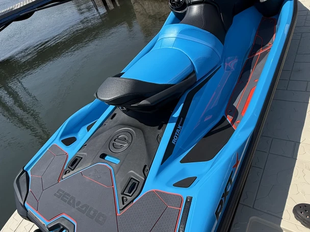 Sea-Doo RXT RS 325 charter bareboat or captained in  Italy