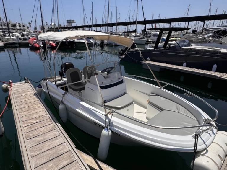 Boat rental Jeanneau Cap Camarat 4.7 CC Style in Alicante on Samboat