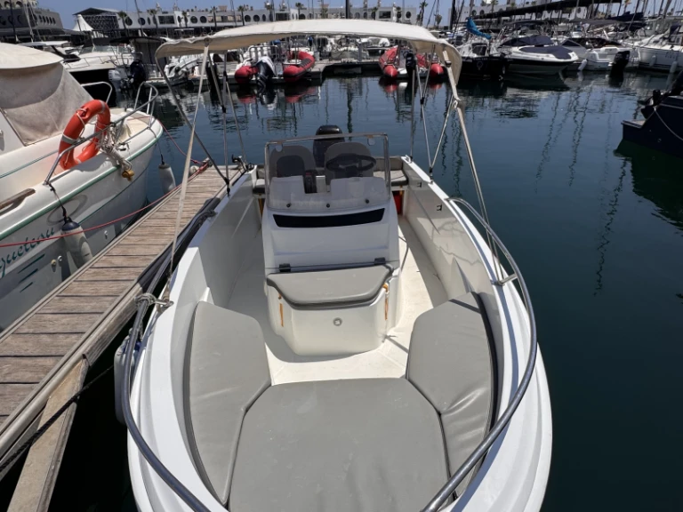 Motorboat rental with or without captain Jeanneau Alicante