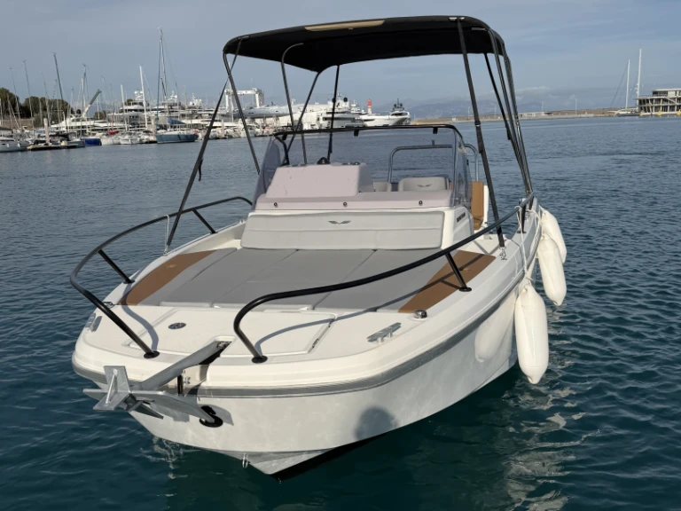 Boat rental Bénéteau Flyer 7 SUNdeck in Antibes on Samboat