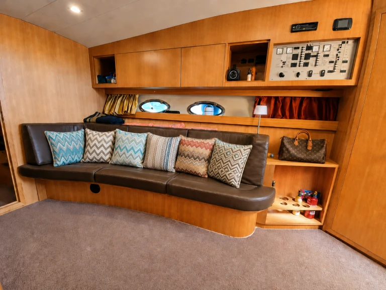 Motorboat for rent Portofino at the best price