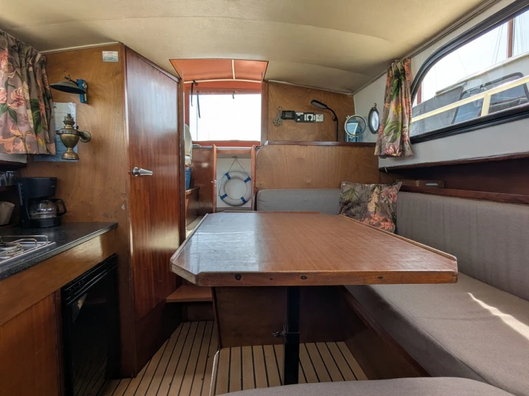 Boat rental Curtevenne 830AK in Bunschoten on Samboat