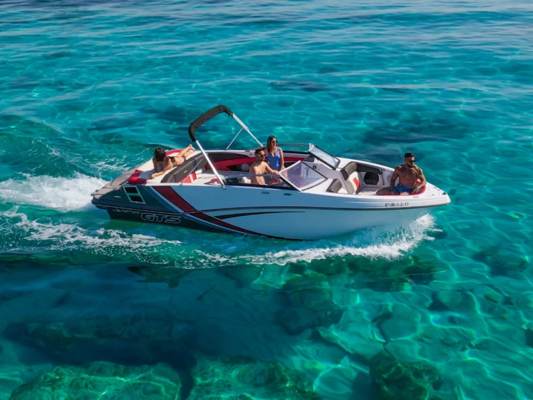 Glastron GTS 245 in Ibiza Town on SamBoat