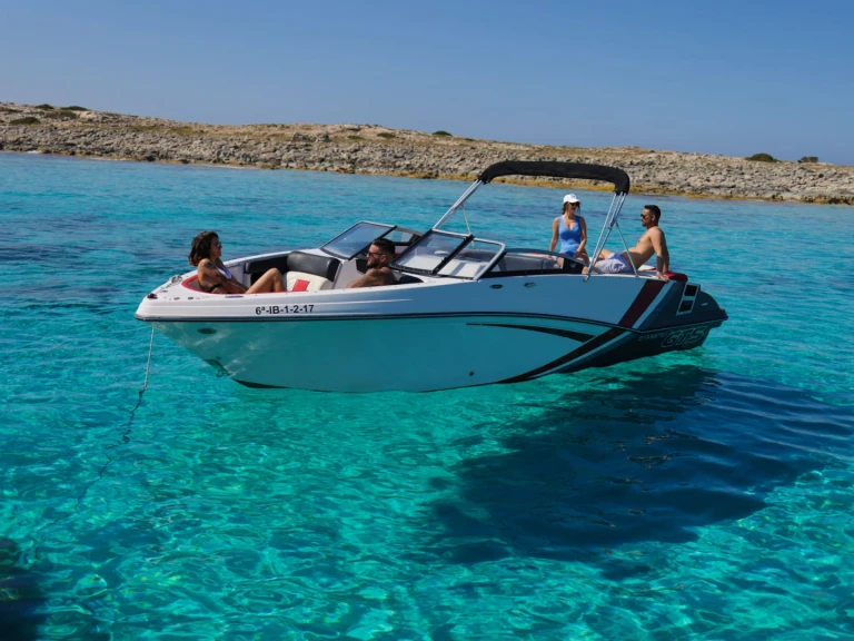 Bareboat Rental Motorboat Glastron with a boat licence