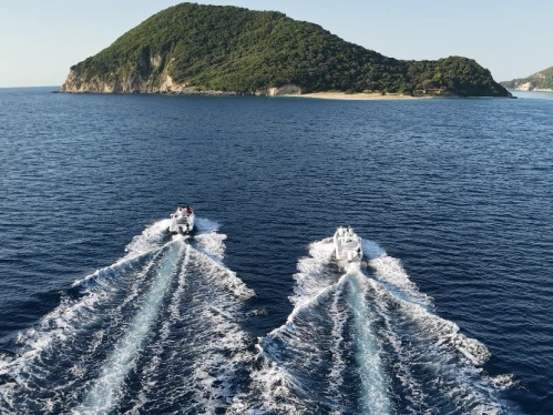 Ranieri Azzura in Laganas on SamBoat