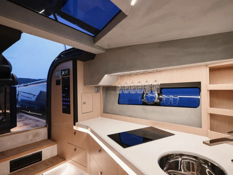 FORZA FOCUS 37 in Monaco on SamBoat
