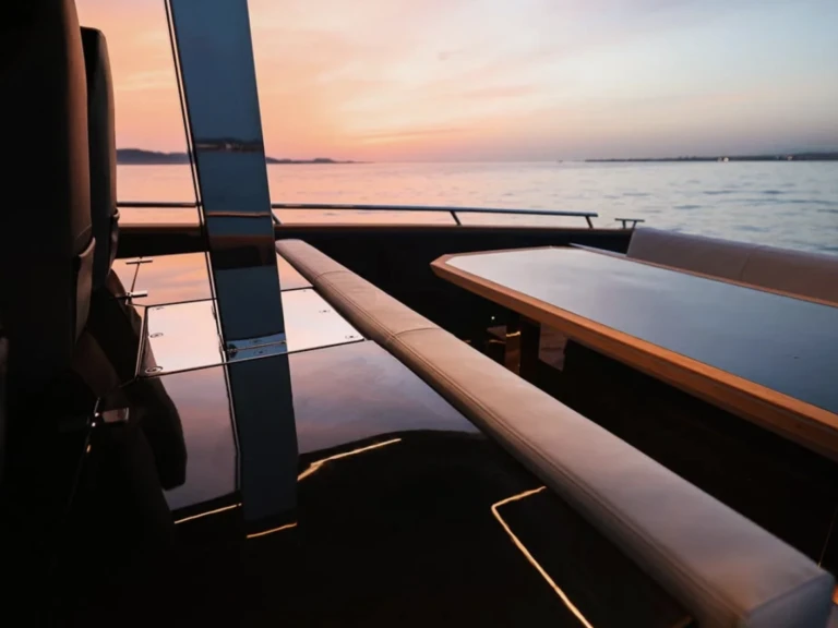 Motorboat rental in Monaco - FORZA FOCUS 37
