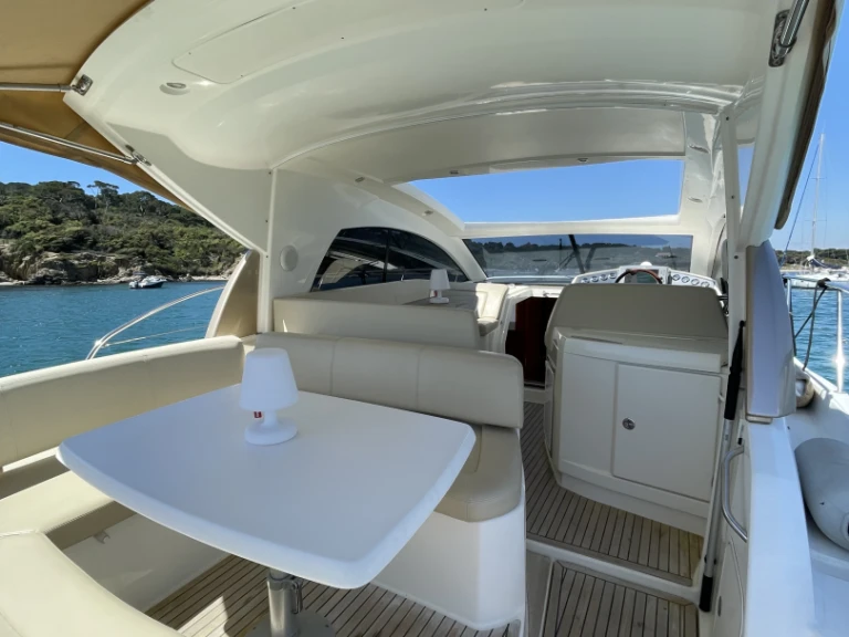 Bareboat Rental Motorboat Jeanneau with a boat licence