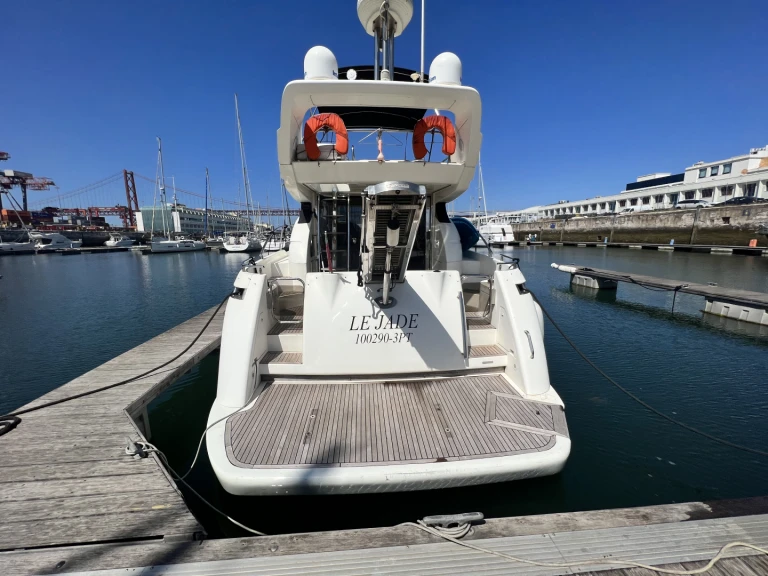 Luxury Yacht rental in Lisbon - Azimut Azimut 52 Fly