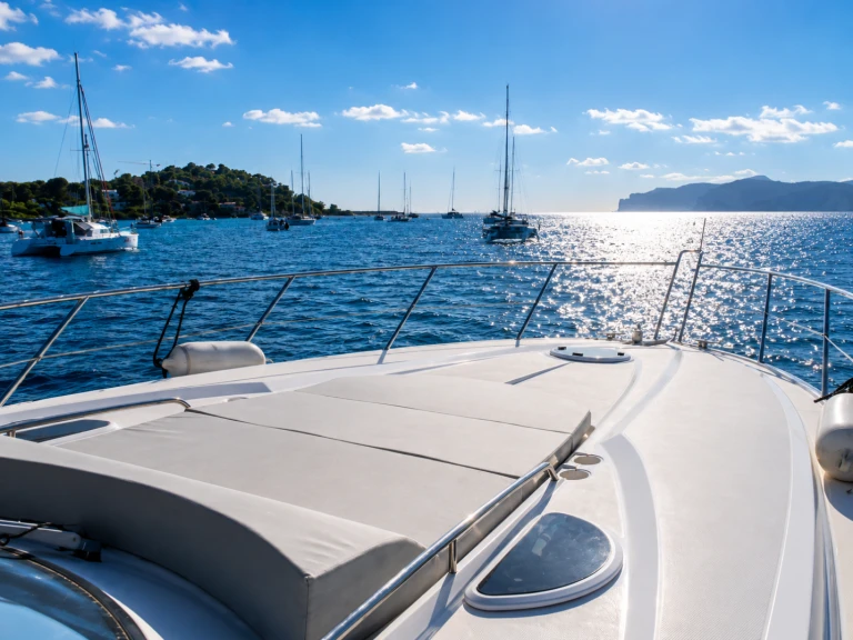 Bareboat Rental Luxury Yacht Sunseeker with a boat licence