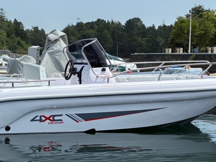 Motorboat for rent Bénodet at the best price