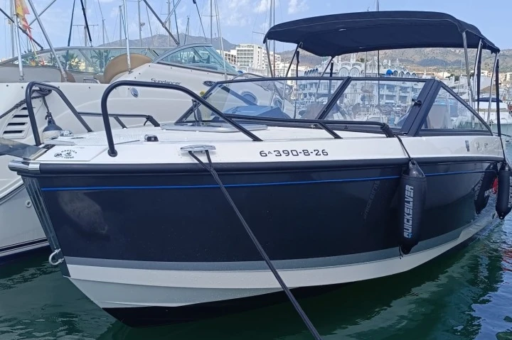 Motorboat for rent Puerto Marina Benalmadena at the best price