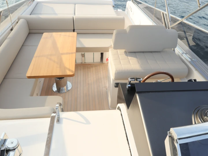 Itama Itama 45 in Saint-Raphaël on SamBoat