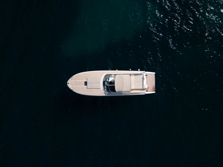 Rent a Itama Itama 45 Saint-Raphaël