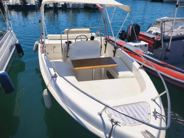 Boat rental Marinello Fisherman 16 in Saint-Raphaël on Samboat