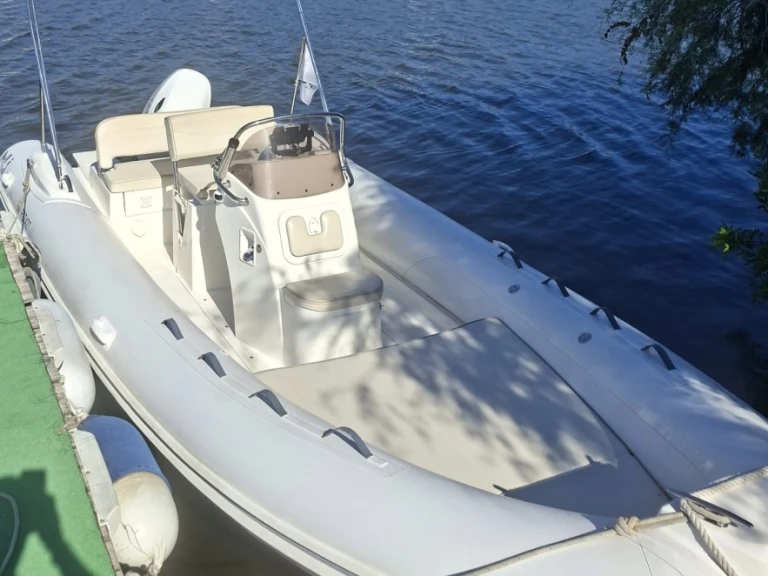 Yacht charter France cheap Nuova Jolly 630