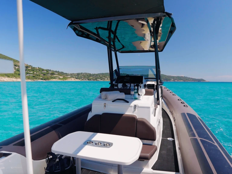 Boat rental Brig Eagle 10 in Saint-Raphaël on Samboat
